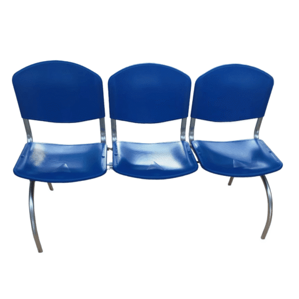 Banqueta visita ISO azul, con asiento de polipropileno y estructura metálica